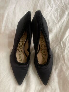 Sam Edelman Black Pointed-Toe Fringe Heels